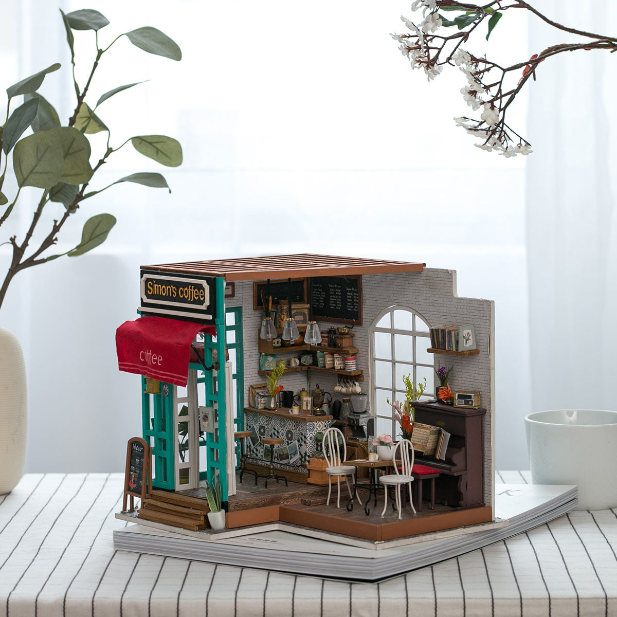 Rolife Simon's Coffee Shop - DIY Miniatur-Puppenhaus-Bausatz DG109 