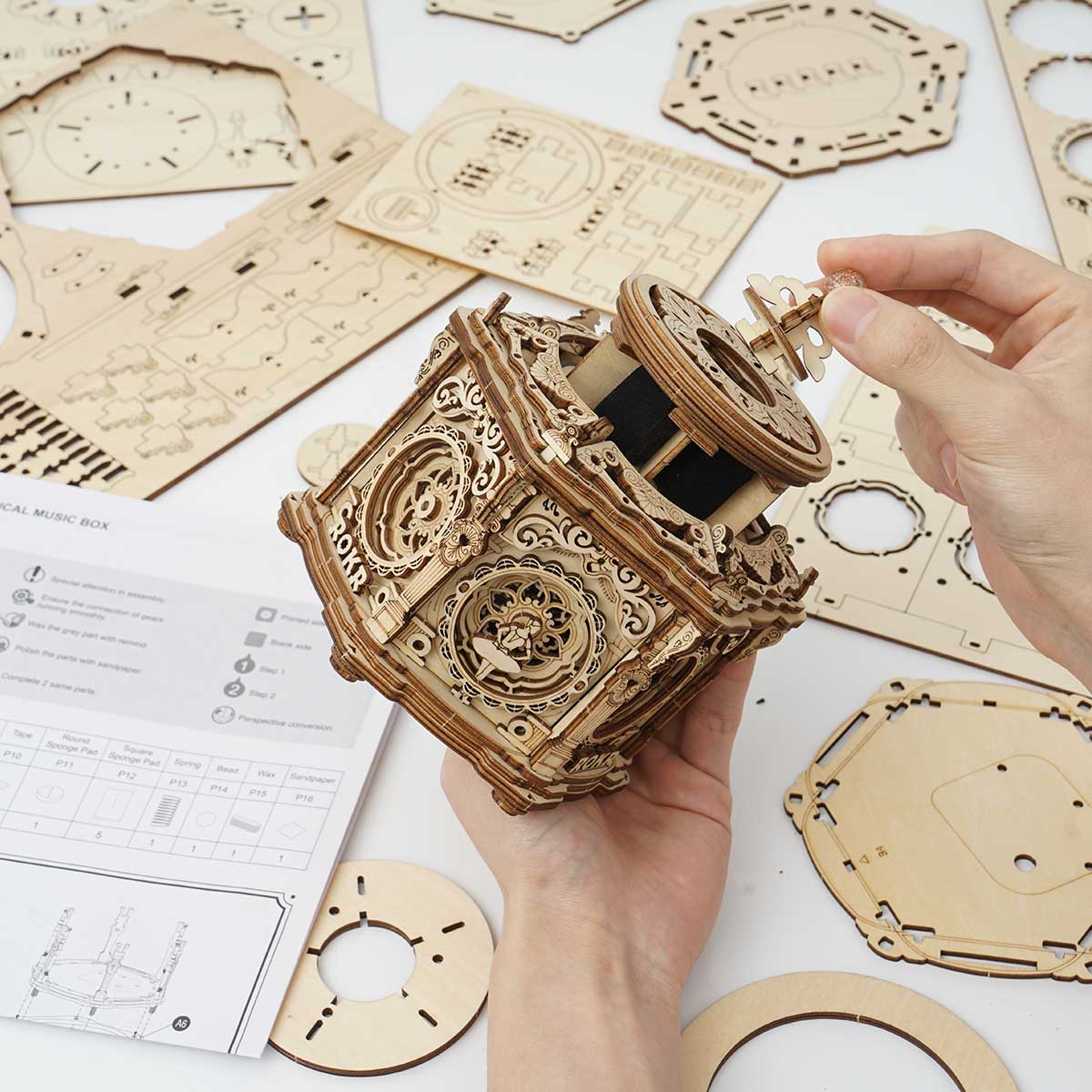 ROKR Secret Garden DIY Mechanical Music Box AMK52