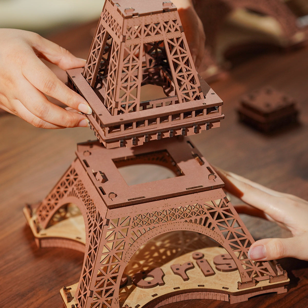 Puzzle 3D en bois Rolife La Nuit de la Tour Eiffel TGL01 