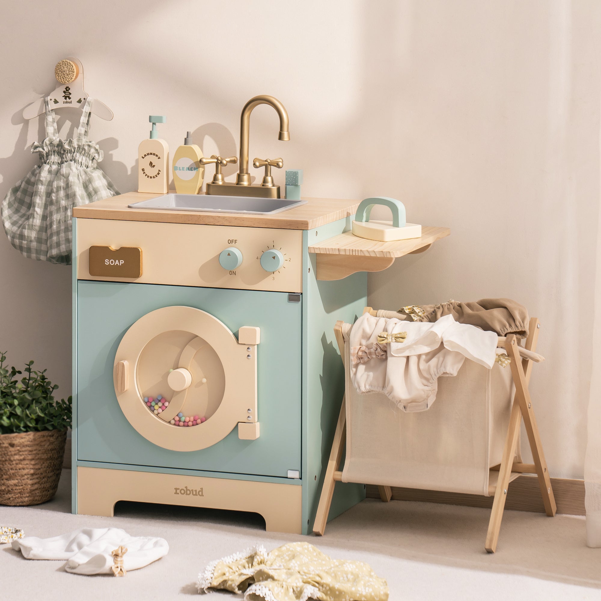 Robud Wooden Laundry Playset