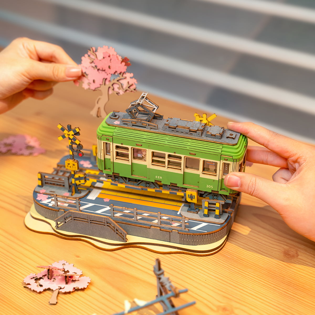 Puzzle en bois 3D Rolife Sakura Journey TGS02 