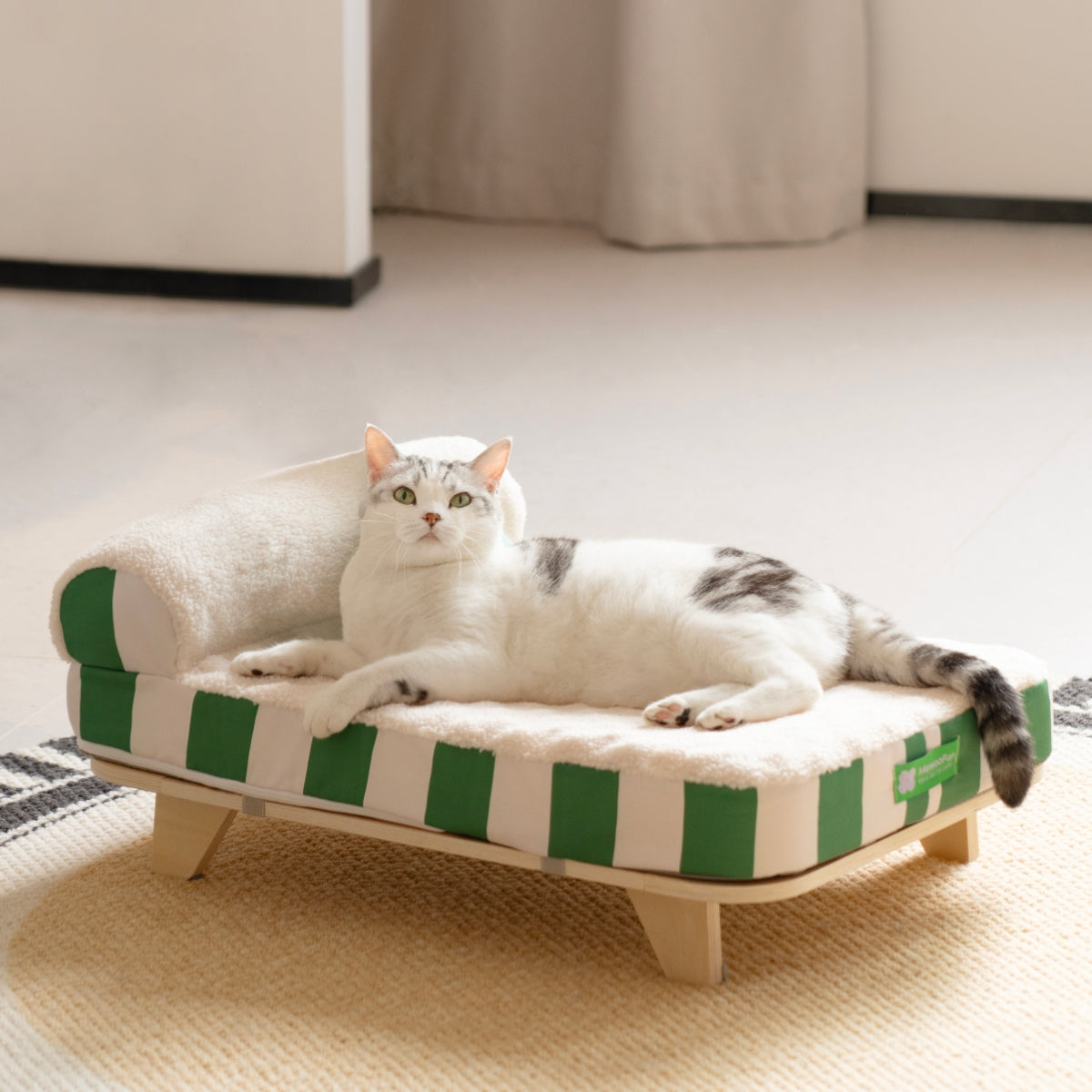 2-in-1 Elevated Cat Bed