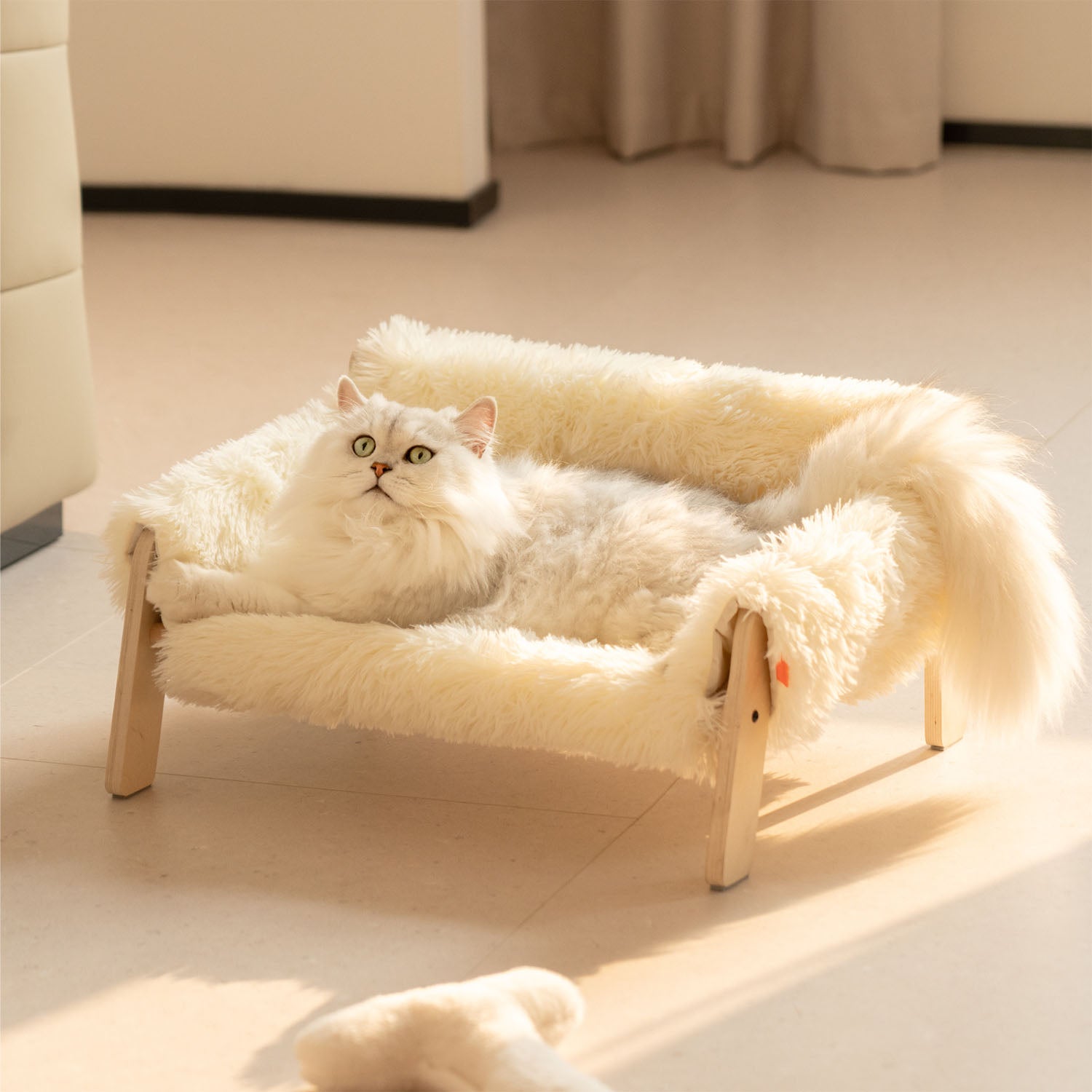 Canapé d'intérieur en bois pour chats 