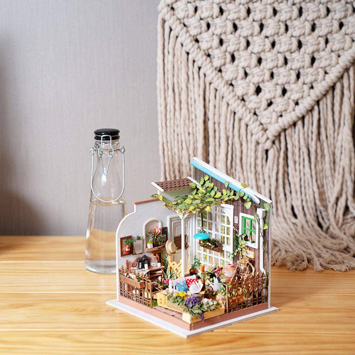 Rolife Miller's Garden DIY miniatuurhuiskit DG108